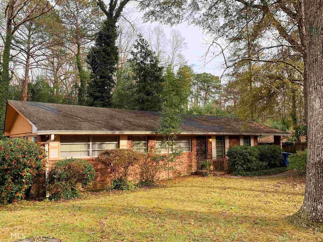 Primary Photo - 1840 Glenview Dr SW