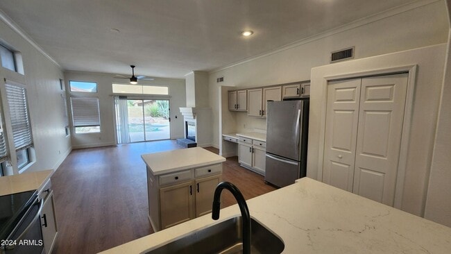 Foto del edificio - 2050 W Boulder Ct