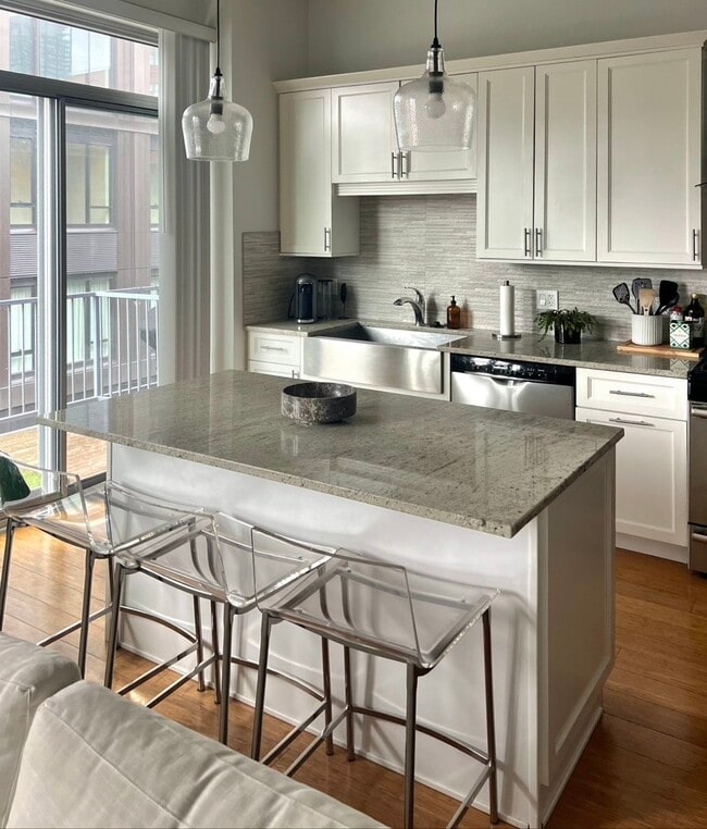 Building Photo - 20 N Aberdeen St