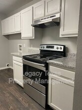 Building Photo - 1302 Berry Dr