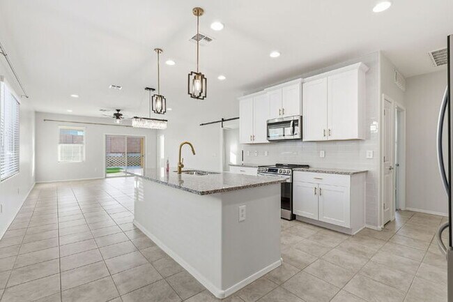 Building Photo - Madera Highlands