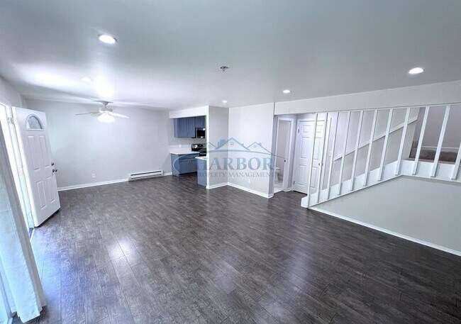 Building Photo - 348 Miraleste Dr
