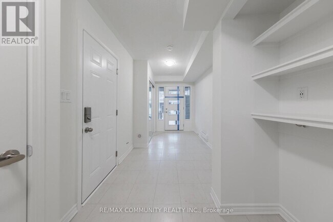 Photo du bâtiment - 3356 Swordbill St