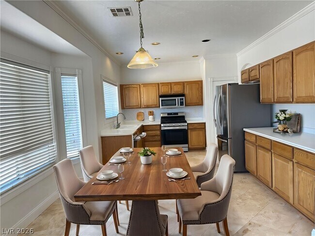 Building Photo - 4042 Mitra Ct