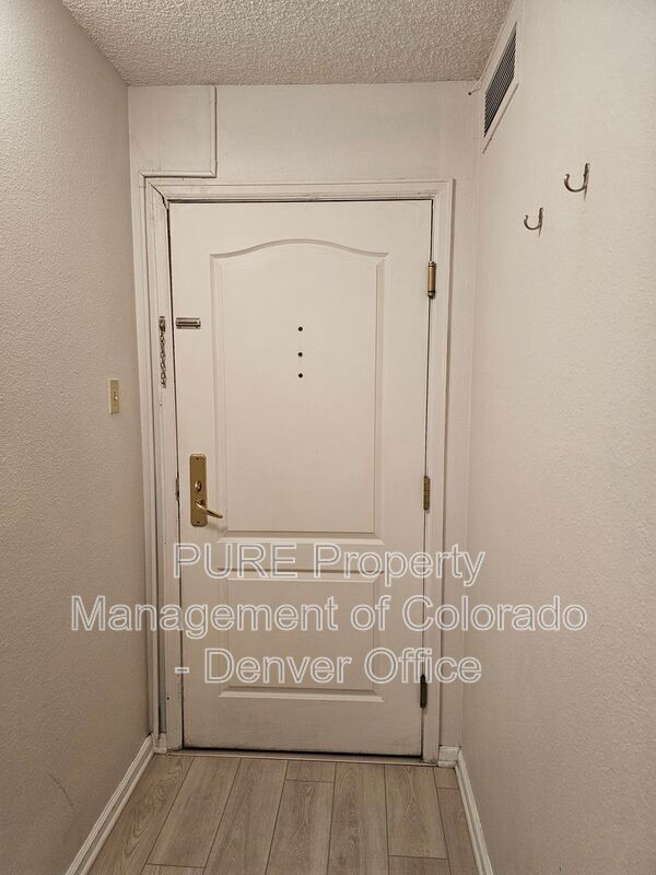 Building Photo - 1020 15th St