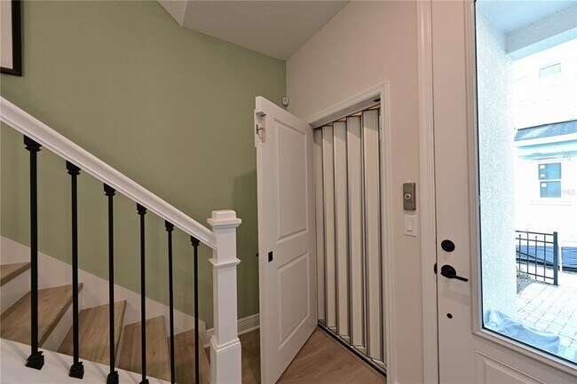 Foto del edificio - 2451 Mangum Ct