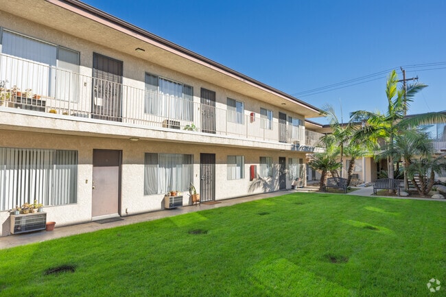 Patio - Ryon ave Apartments