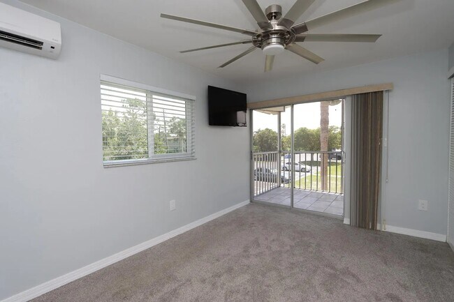 Foto del edificio - 8109 Country Rd