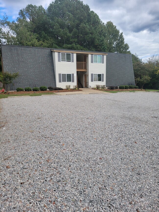 Building Photo - 612 Germaine St
