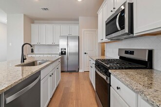 Building Photo - 1035 Rosewood Trl