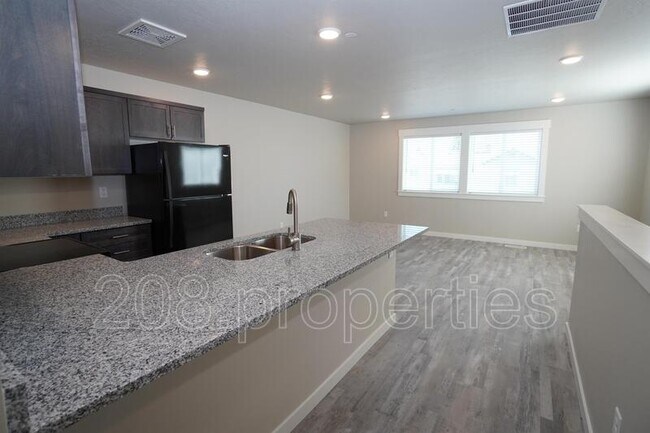 Foto del edificio - 447 2nd Ave N