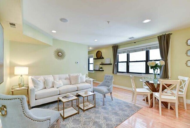 Foto del edificio - 1323 K St SE