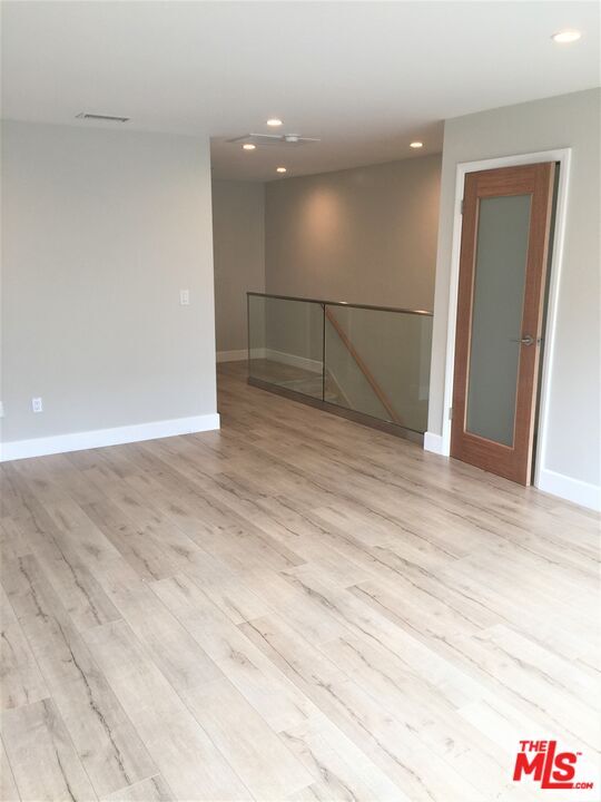 Building Photo - 1121 N Sweetzer Ave