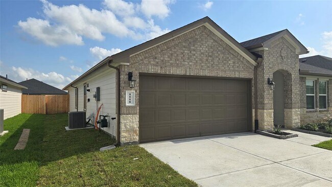 Building Photo - 1118 Toledo Bend Pass