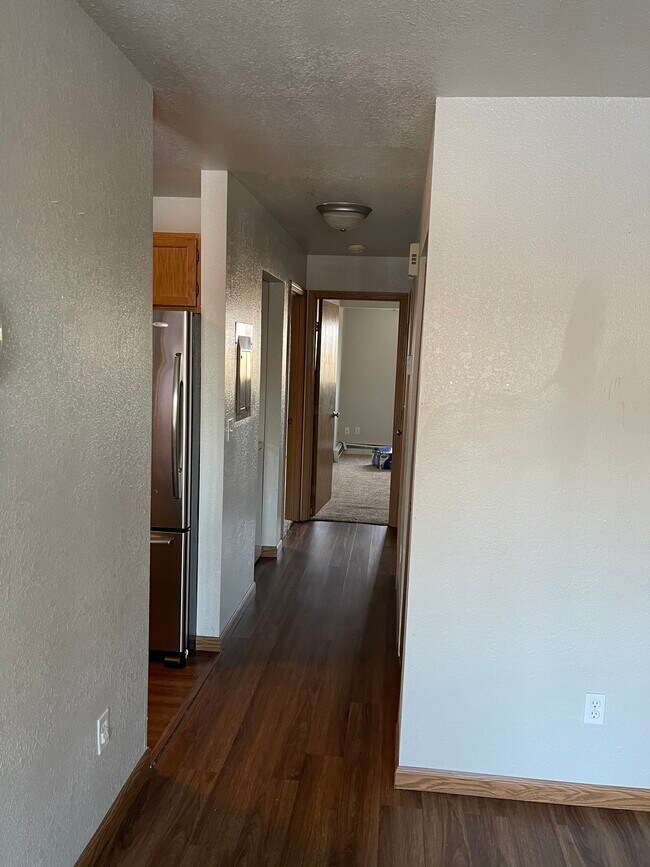 Building Photo - 8949 Lakehurst Dr