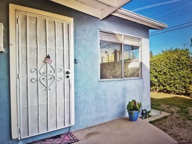 Building Photo - 9424 Swinton Ave