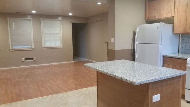 Building Photo - 7960 Princevalle St