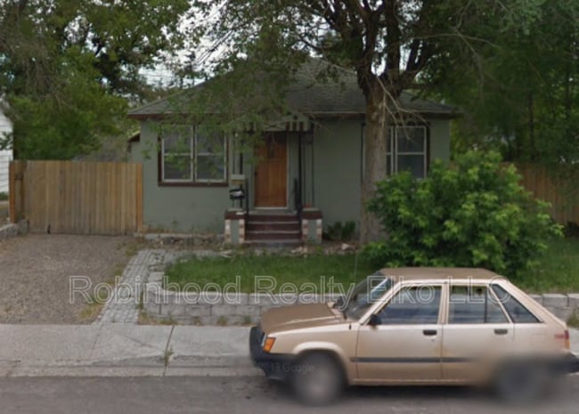 Foto del edificio - 756 1/2 Maple Street Unit B