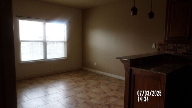 Building Photo - Fantastic home located in Eastlake Addition