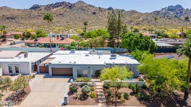 Building Photo - 3351 E Las Rocas Dr