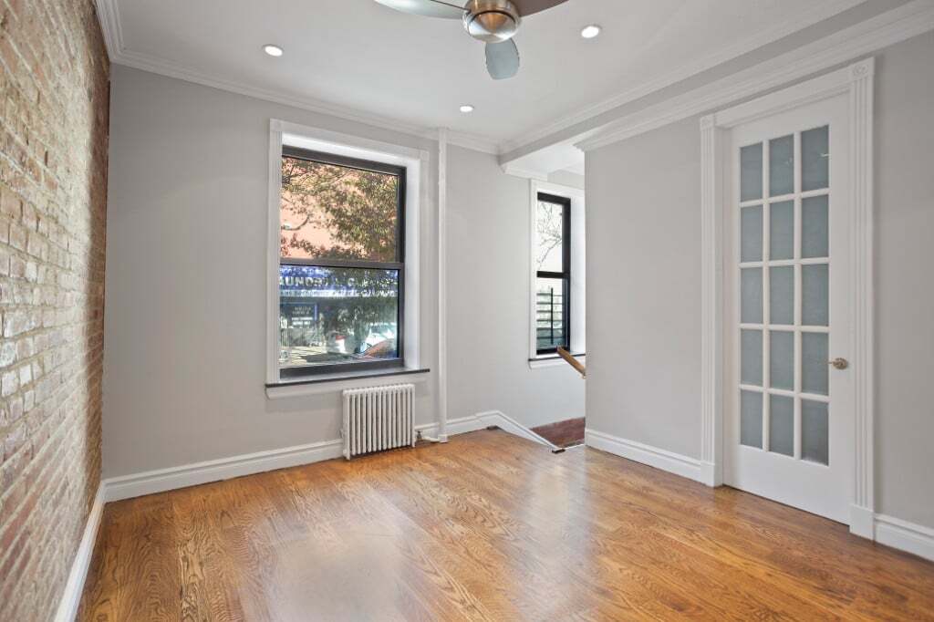 Foto del edificio - 346 E 18th St