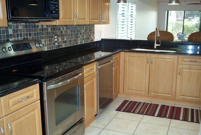Building Photo - 4440 Chantelle Dr