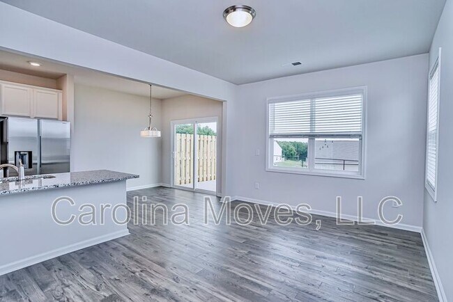 Foto del edificio - 18 Apricot Ln