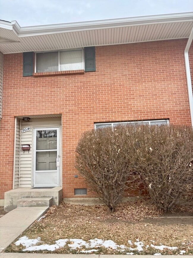 Building Photo - 9014 E Lehigh Ave