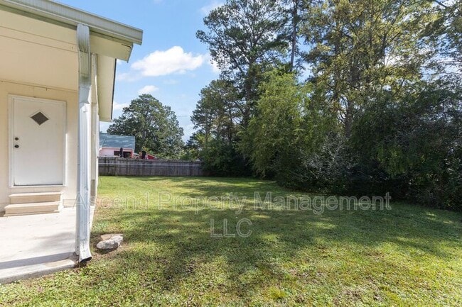 Photo - 5018 Golfview Dr House