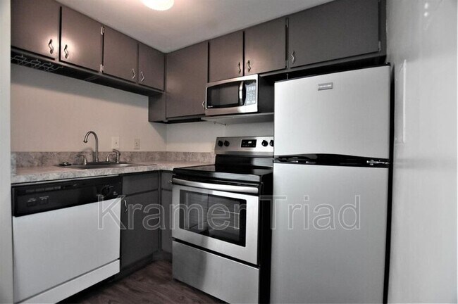 Building Photo - 555 E William St