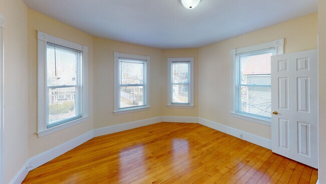 Foto del edificio - 32 Martland Ave