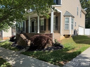 Building Photo - 15622 Troubadour Ln