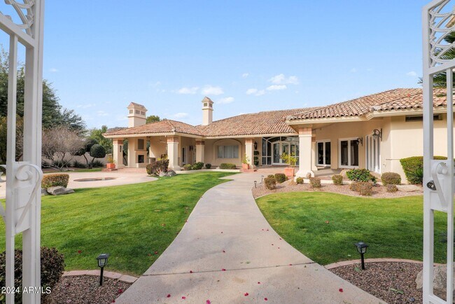 Building Photo - 6310 E Huntress Dr