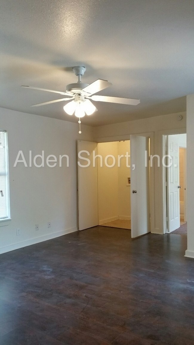Foto del edificio - 209 Woodbridge Way