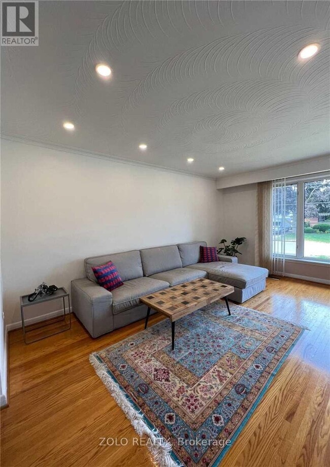 Building Photo - 346 Wenlock Ave