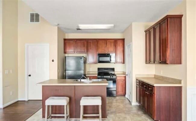 Building Photo - 2162 Capella Cir SW