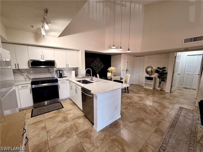 Foto del edificio - 1265 Wildwood Lakes Blvd