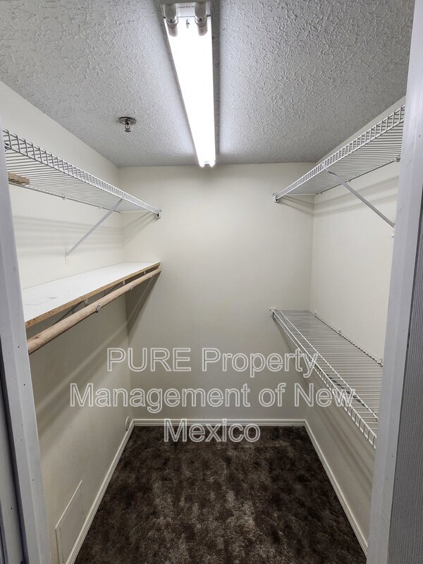 Building Photo - 408 E Comanche St