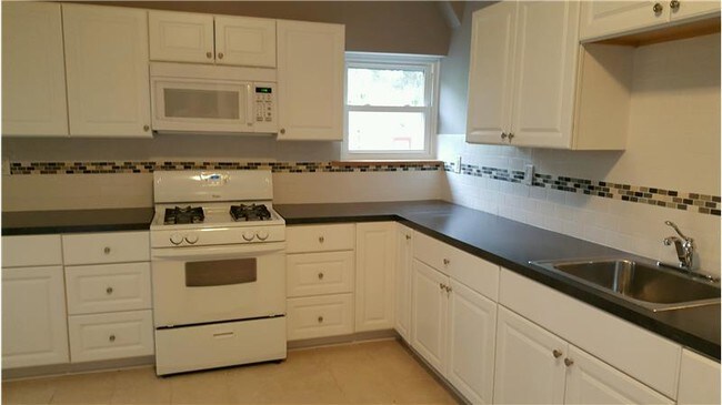 Foto del edificio - 310 N Charlotte St