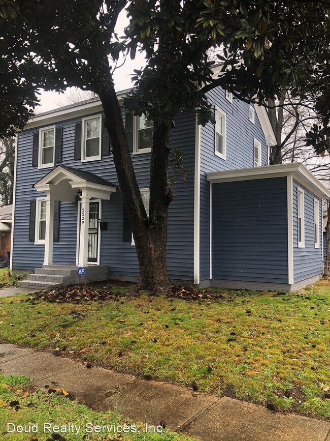 Building Photo - 4 br, 2.5 bath House - 2229 Lansing Ave