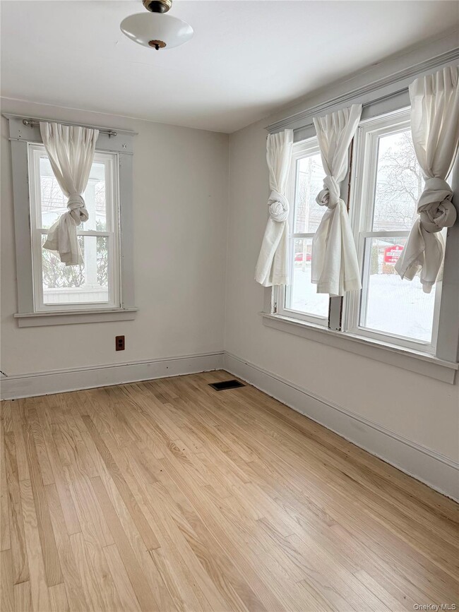 Building Photo - 7318 S Broadway