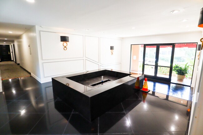 Foto del edificio - 1121 N Olive Dr