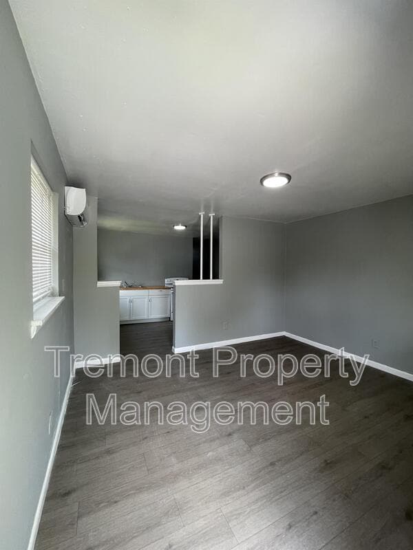 Photo - 1912 Walker Ave Apartment