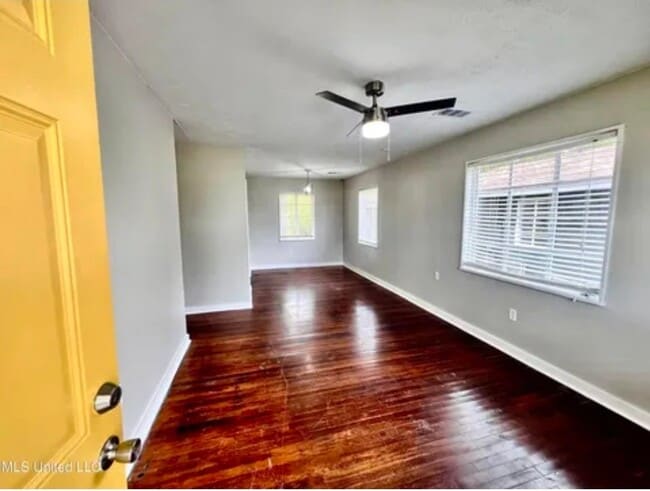 Building Photo - 1311 Fernwood Dr