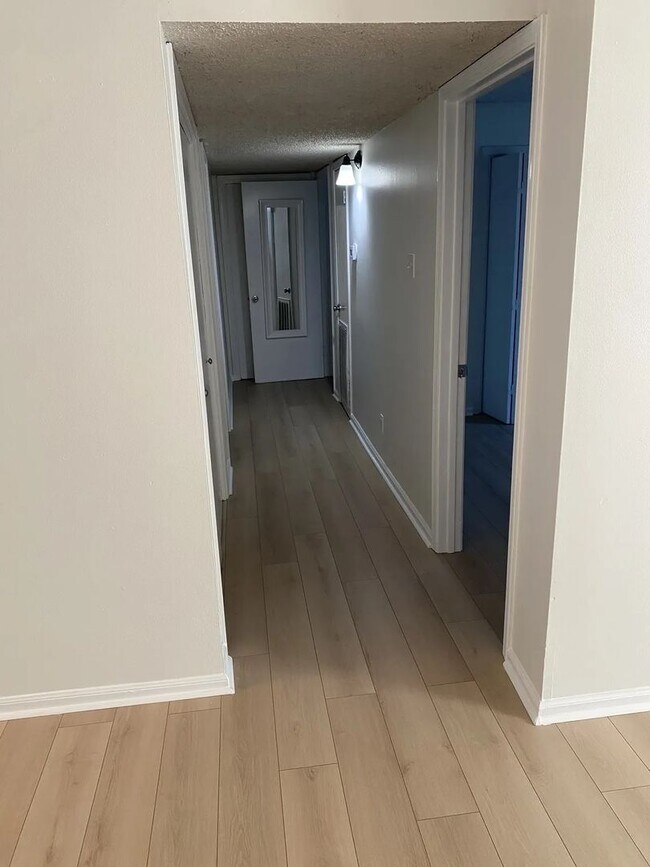 Foto del edificio - 2BR Home in Port Allen | Garden District of West Baton Rouge