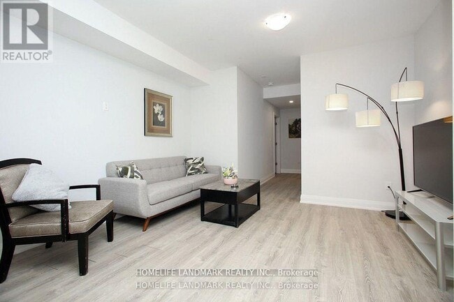 Building Photo - 46 Seguin St