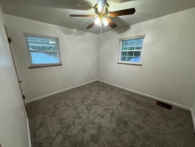 Building Photo - 3539 Sedler St