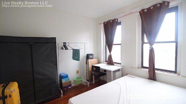 Foto del edificio - 1258 Commonwealth Ave