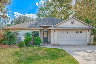 Building Photo - 7135 Woodland Oaks