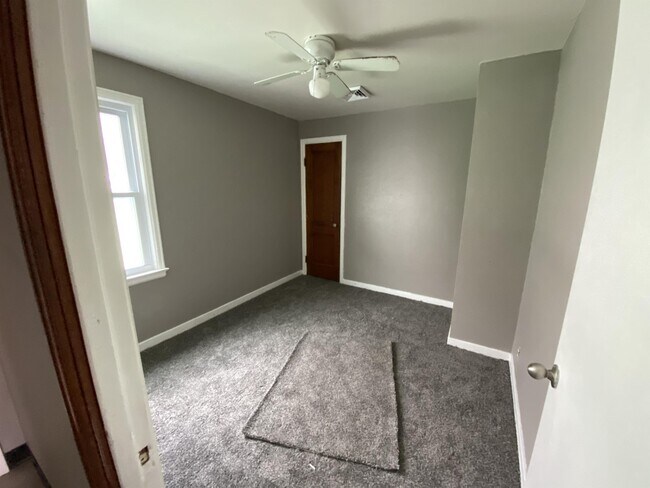 Building Photo - 92 Kail St